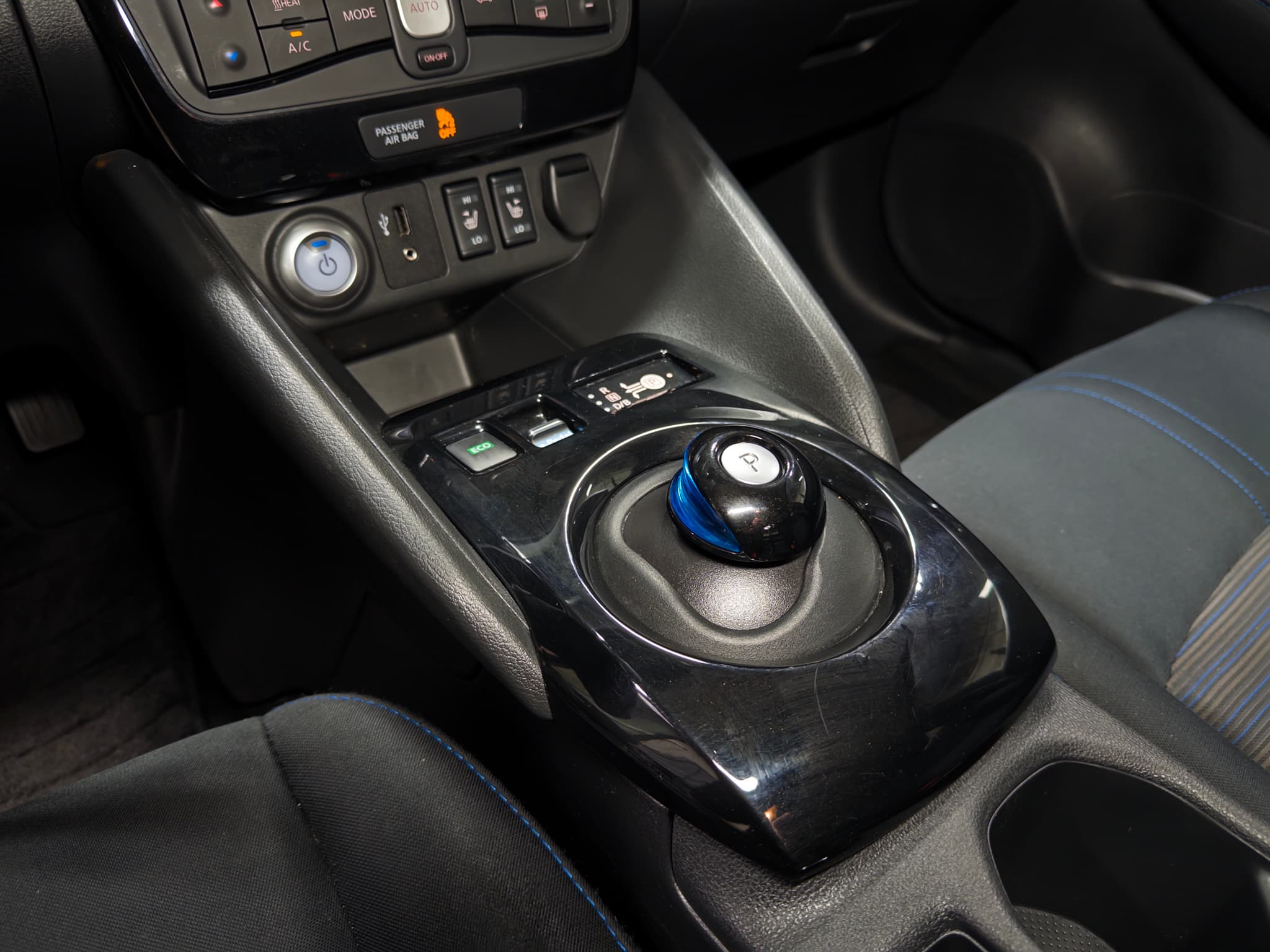 2018 Nissan LEAF view 18