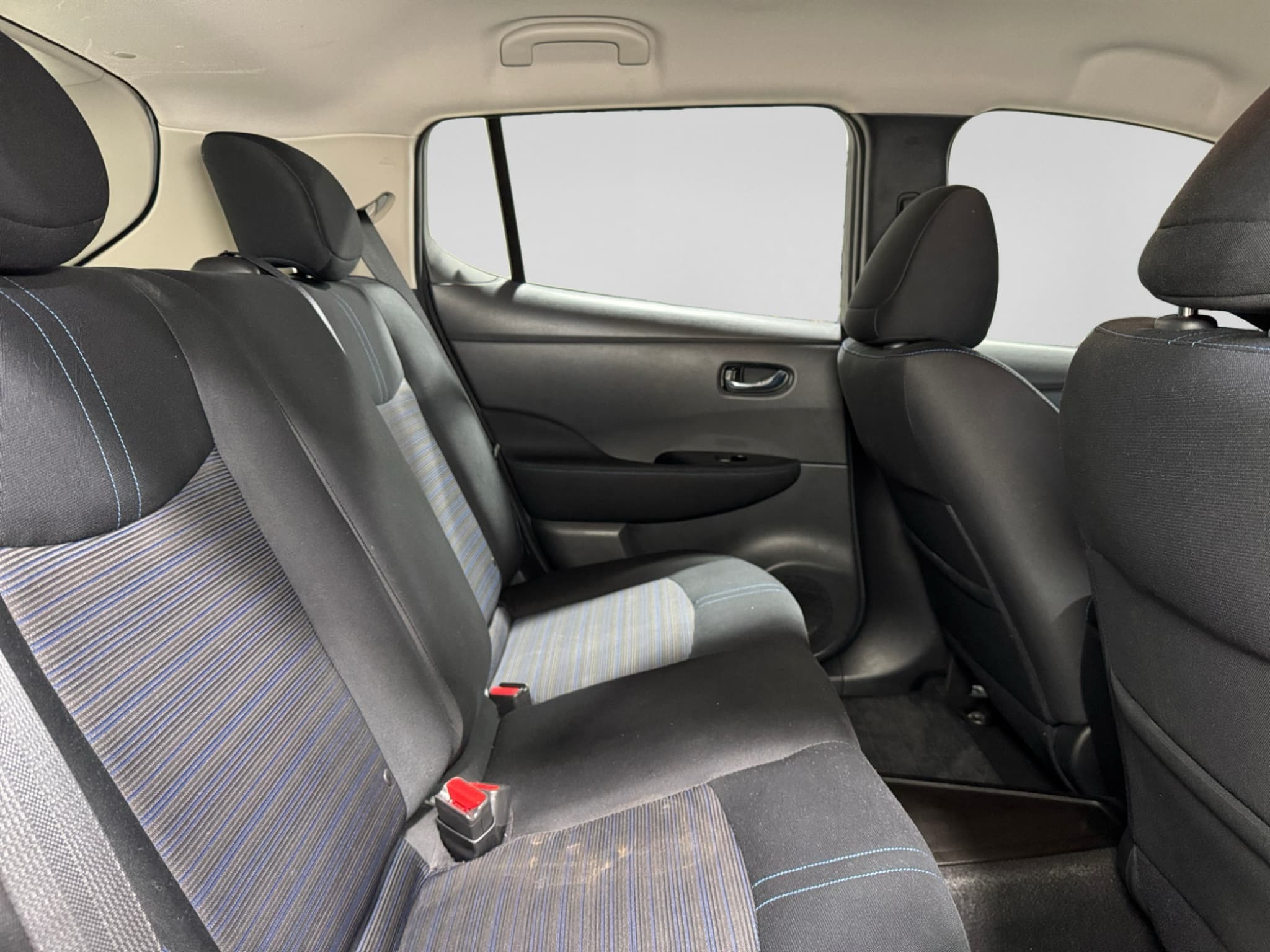 2018 Nissan LEAF view 21