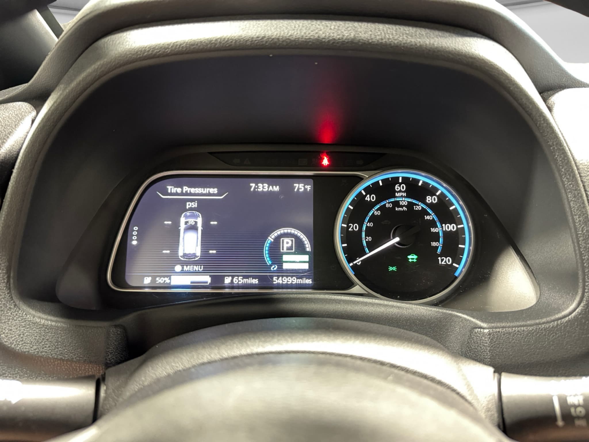2018 Nissan LEAF view 9