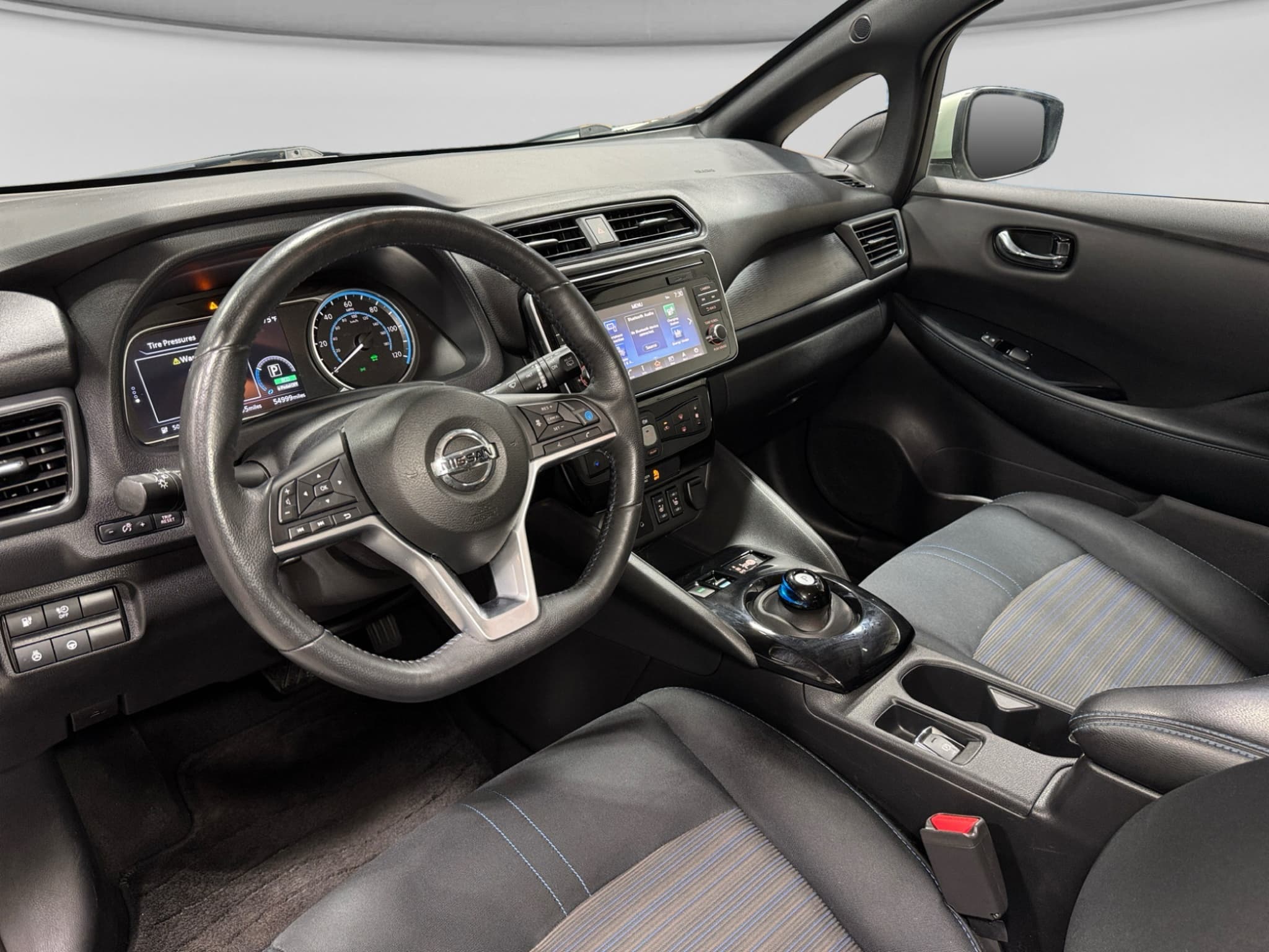 2018 Nissan LEAF view 17