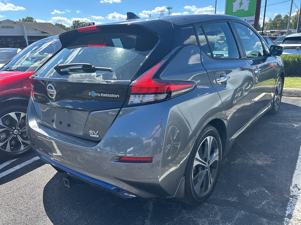 2020 Nissan LEAF view 3