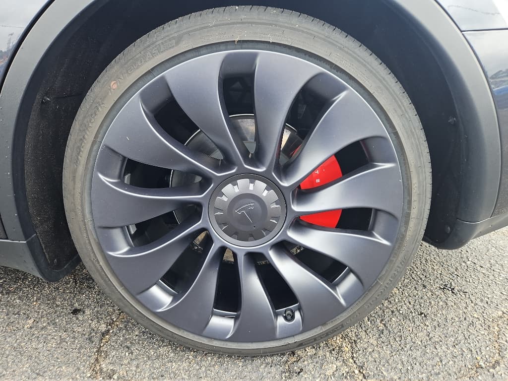 2024 Tesla Model Y view 26