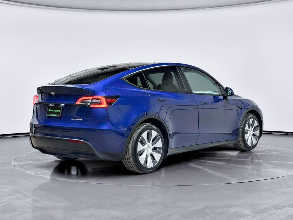 2022 Tesla Model Y view 3