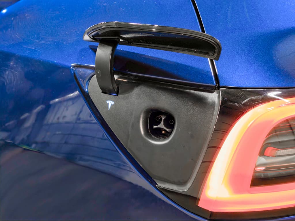 2022 Tesla Model Y view 5