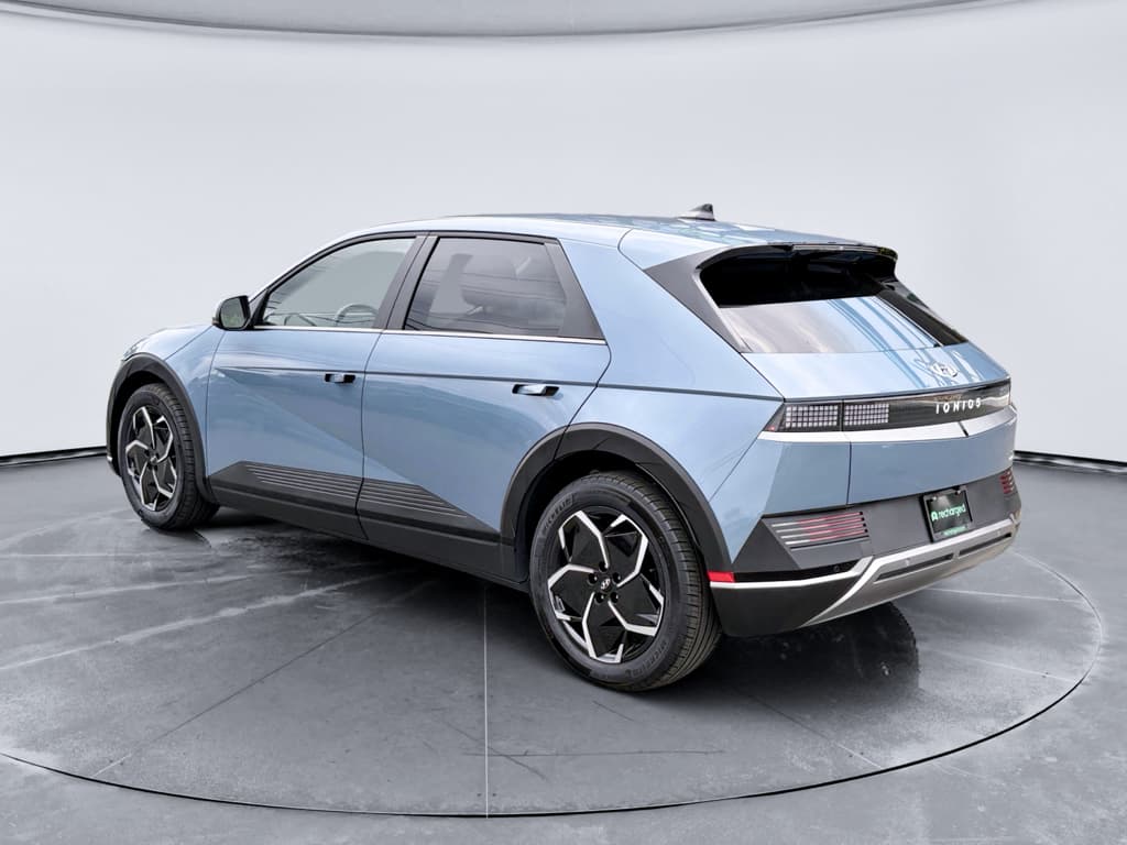 2024 Hyundai IONIQ 5 view 2