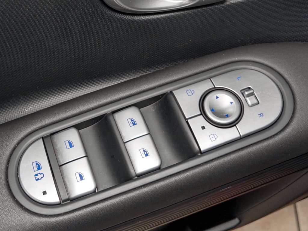 2024 Hyundai IONIQ 5 view 7