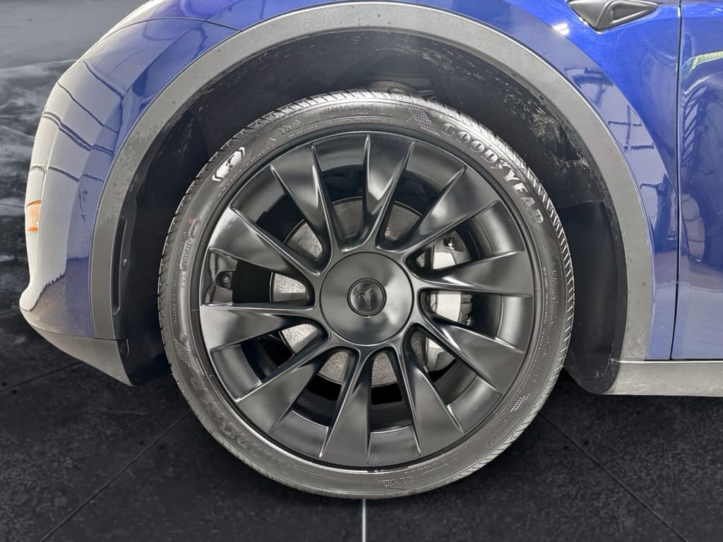 2024 Tesla Model Y view 29