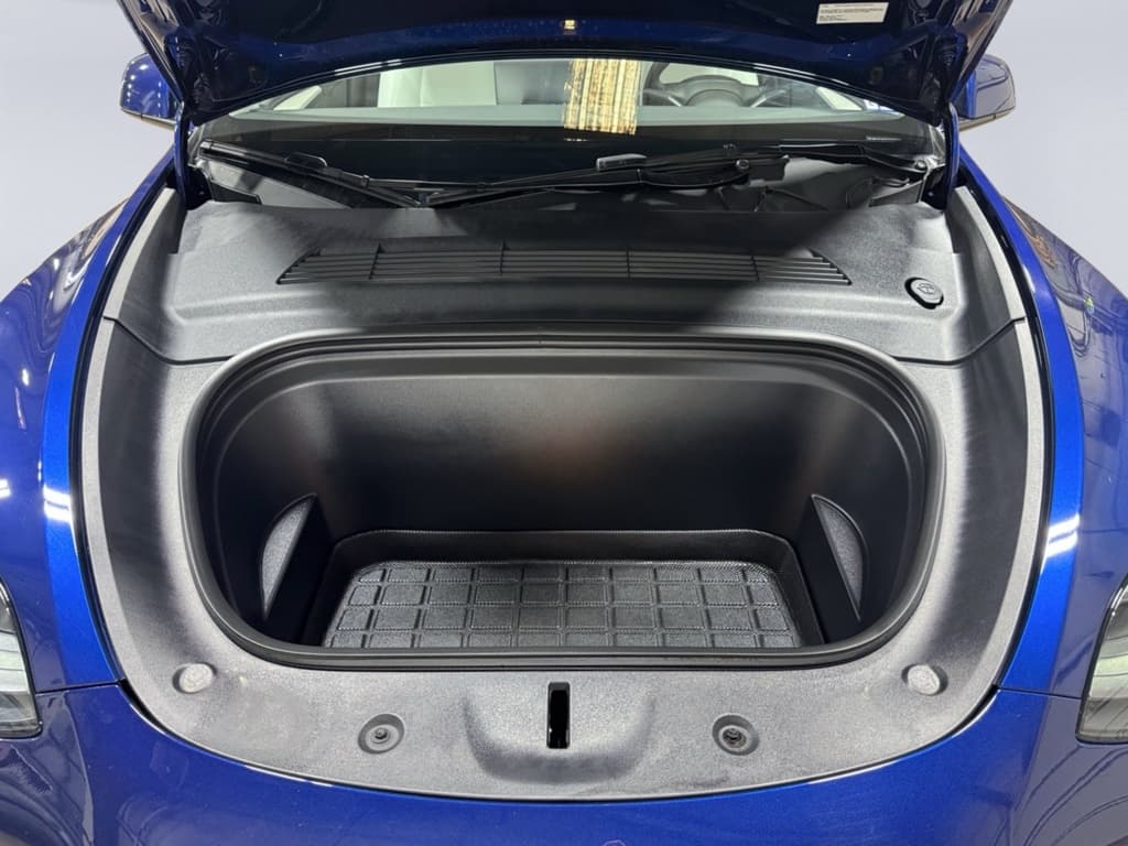 2024 Tesla Model Y view 23