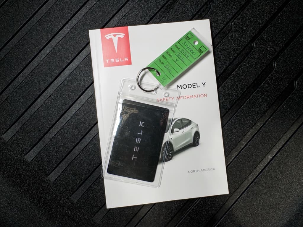 2024 Tesla Model Y view 21