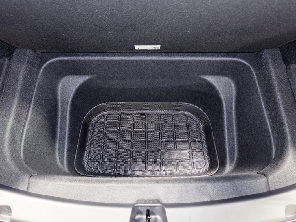 2024 Tesla Model Y view 26