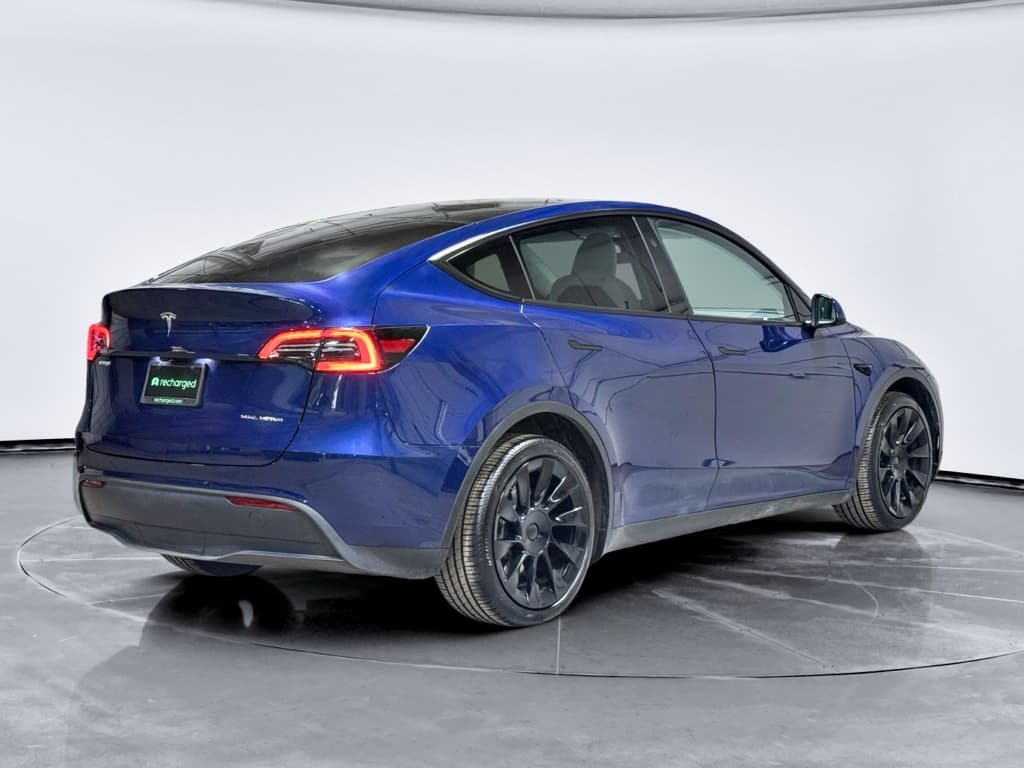 2024 Tesla Model Y view 3