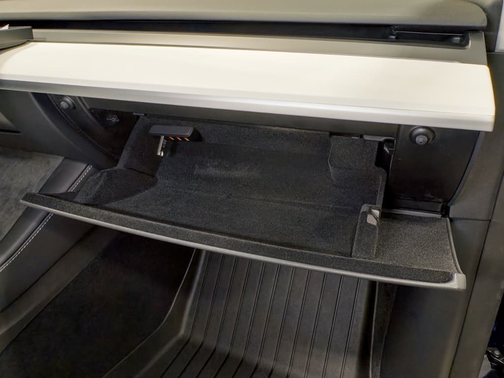 2024 Tesla Model Y view 18