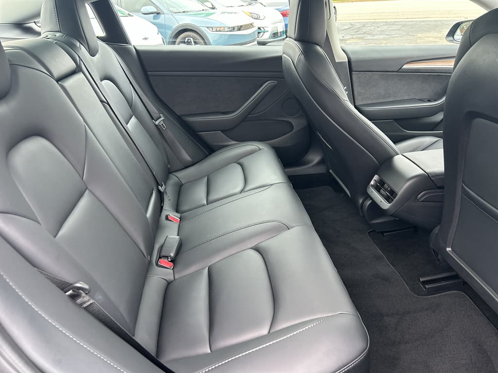 2022 Tesla Model 3 view 19