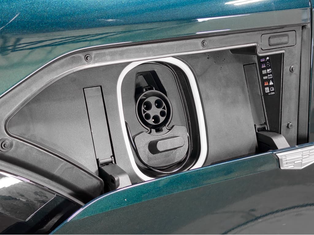 2025 Cadillac Lyriq view 5