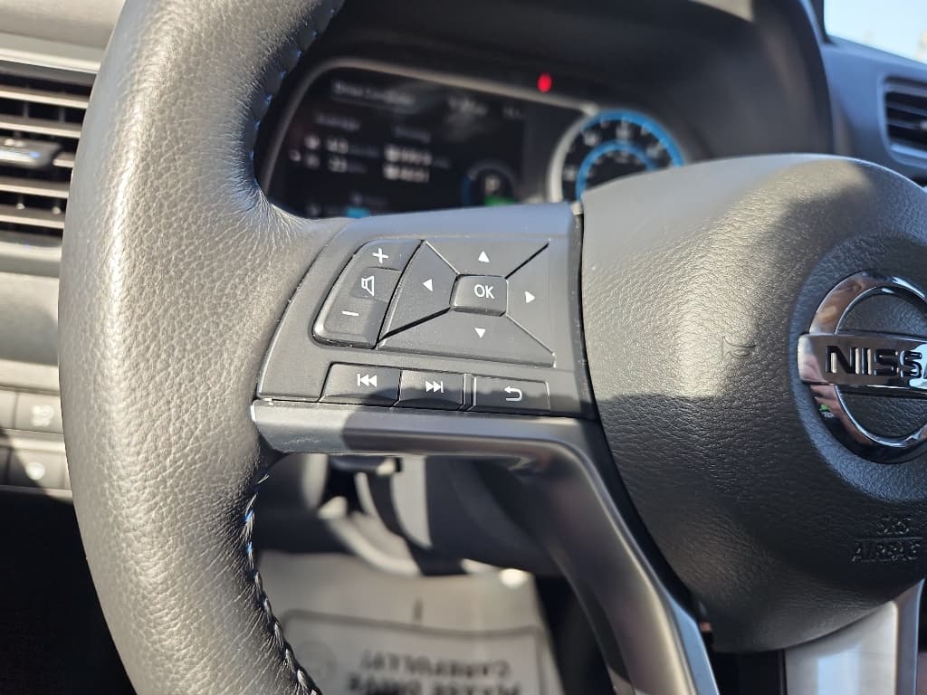 2019 Nissan LEAF view 9
