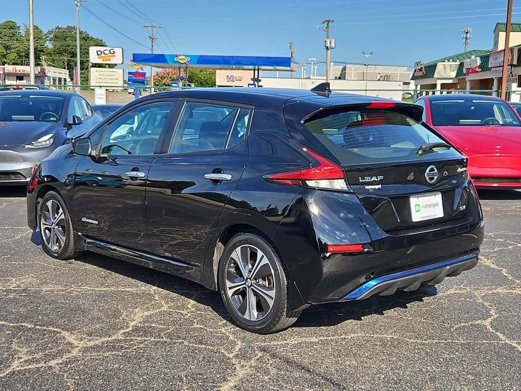 2019 Nissan LEAF view 2