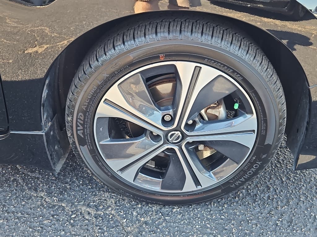 2019 Nissan LEAF view 34