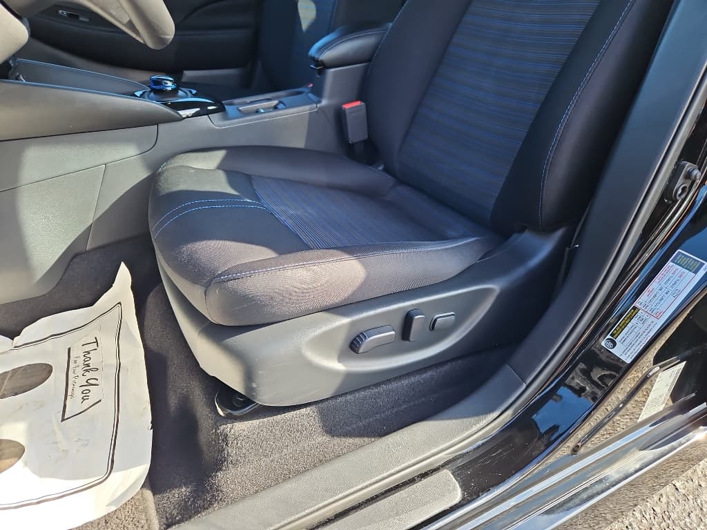 2019 Nissan LEAF view 7