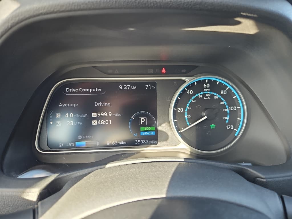 2019 Nissan LEAF view 11