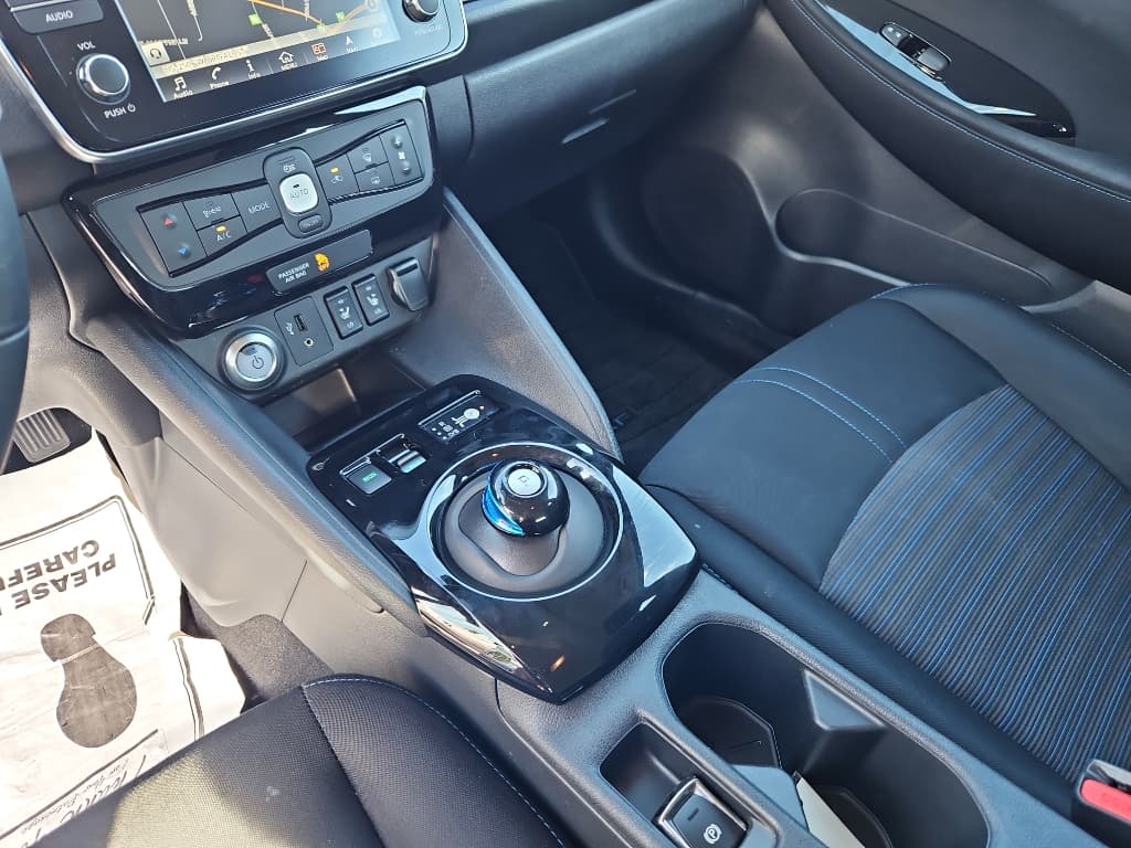 2019 Nissan LEAF view 18