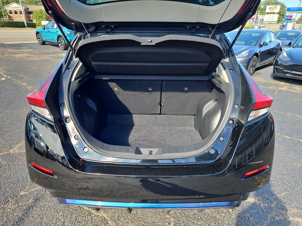 2019 Nissan LEAF view 25