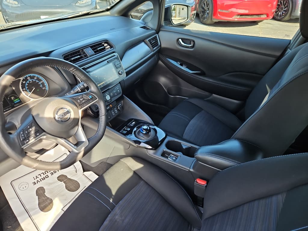 2019 Nissan LEAF view 19