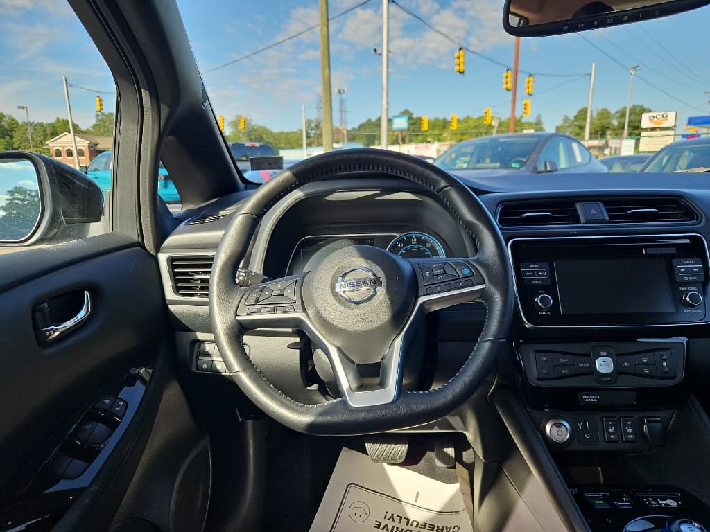 2019 Nissan LEAF view 8
