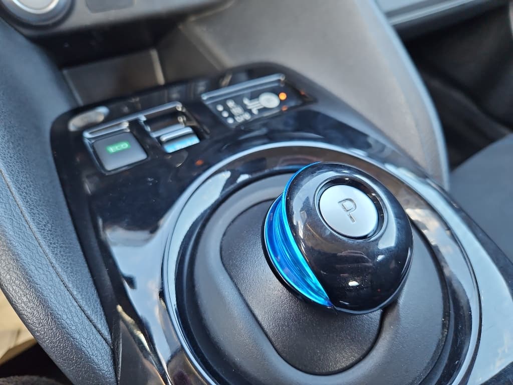 2019 Nissan LEAF view 20