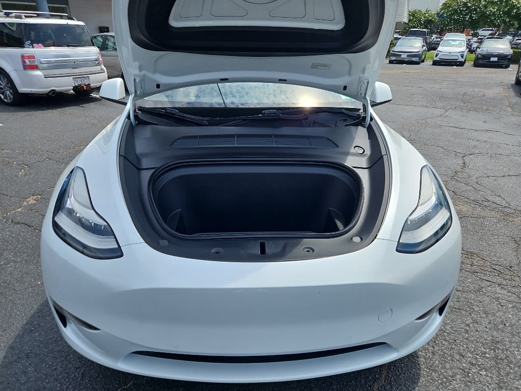 2022 Tesla Model Y view 21