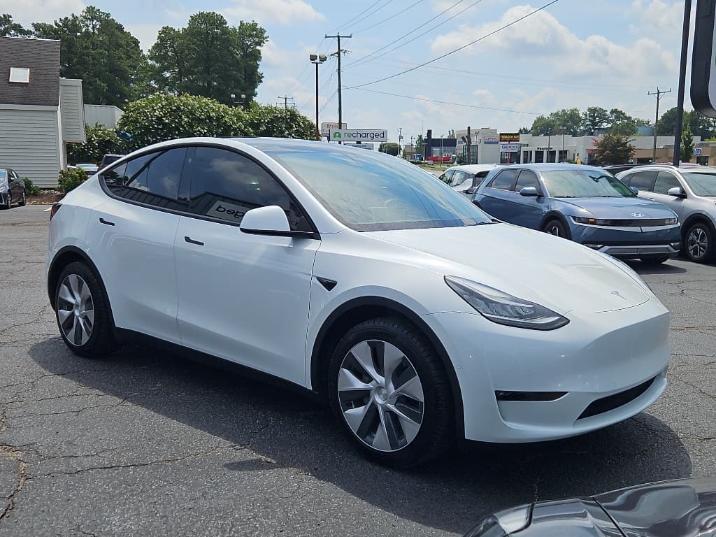 2022 Tesla Model Y view 4
