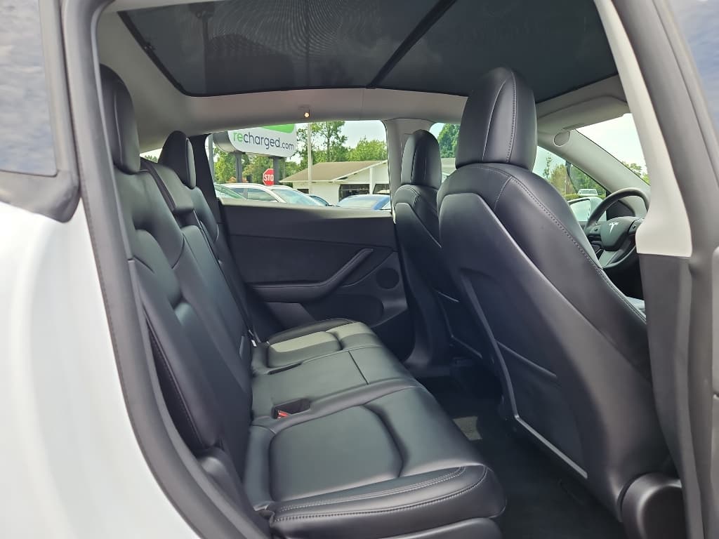 2022 Tesla Model Y view 17