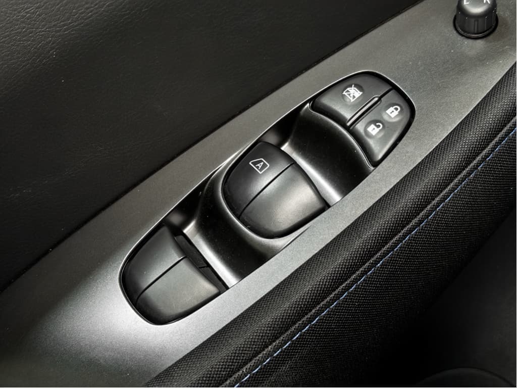 2018 Nissan LEAF view 8