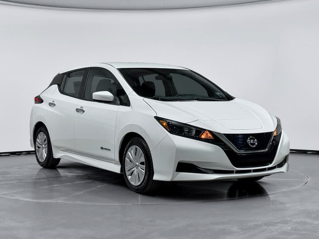 2018 Nissan LEAF view 4