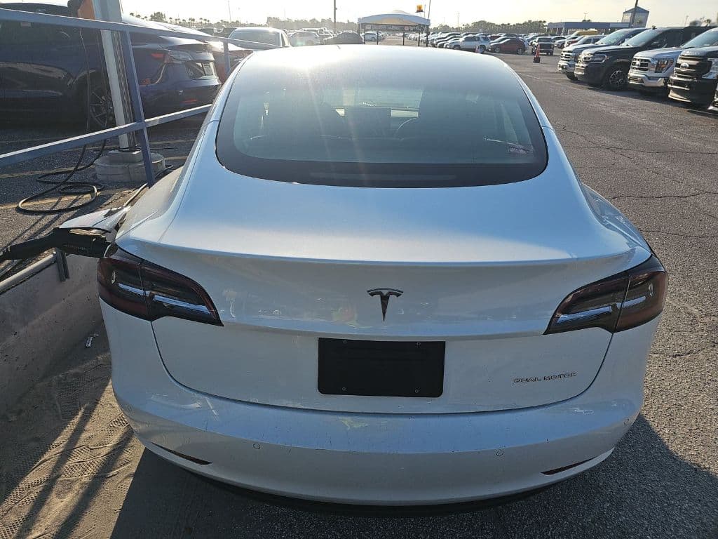 2022 Tesla Model 3 view 5
