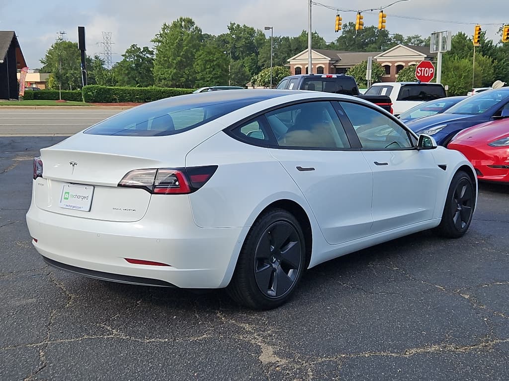 2022 Tesla Model 3 view 3