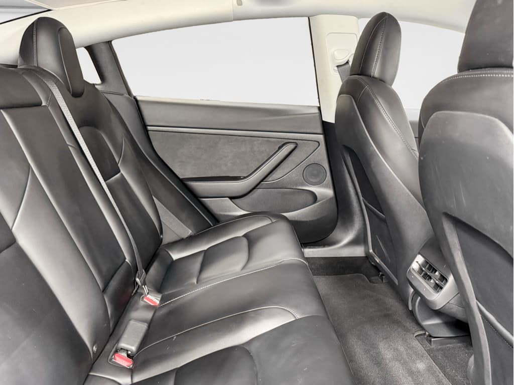 2022 Tesla Model 3 view 21