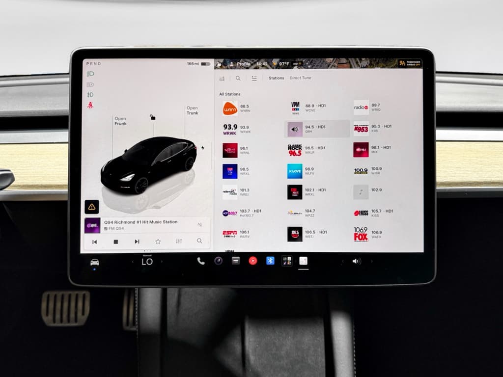 2022 Tesla Model 3 view 10