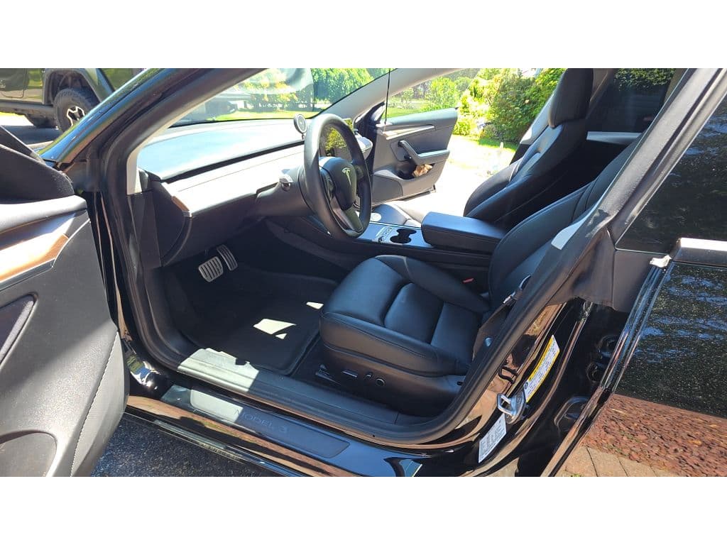 2022 Tesla Model 3 view 5