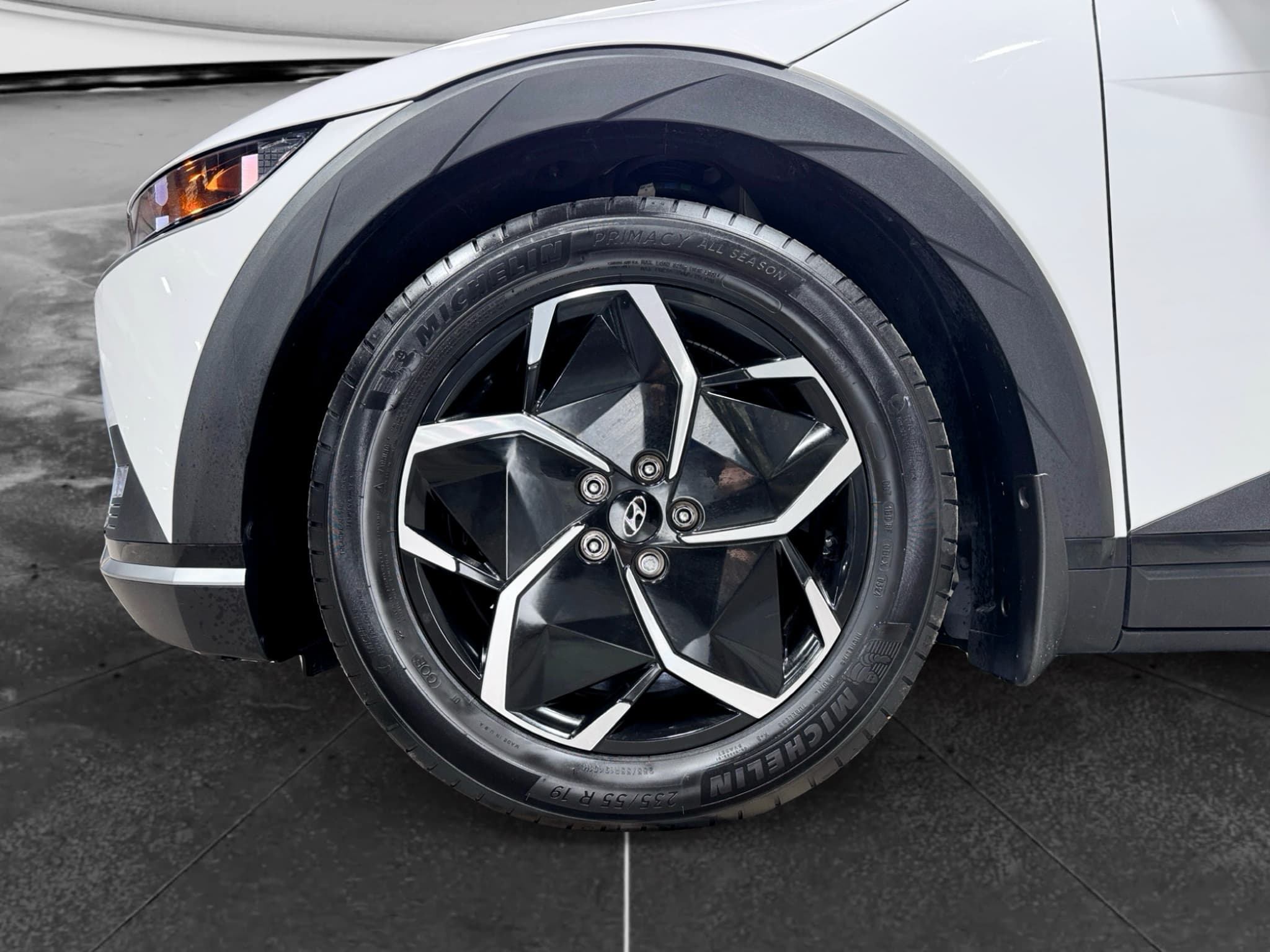 2024 Hyundai IONIQ 5 view 32