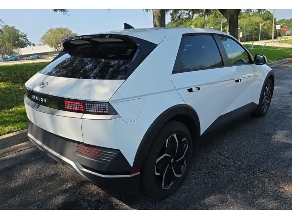 2024 Hyundai IONIQ 5 view 2