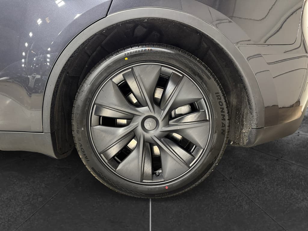 2025 Tesla Model Y view 32