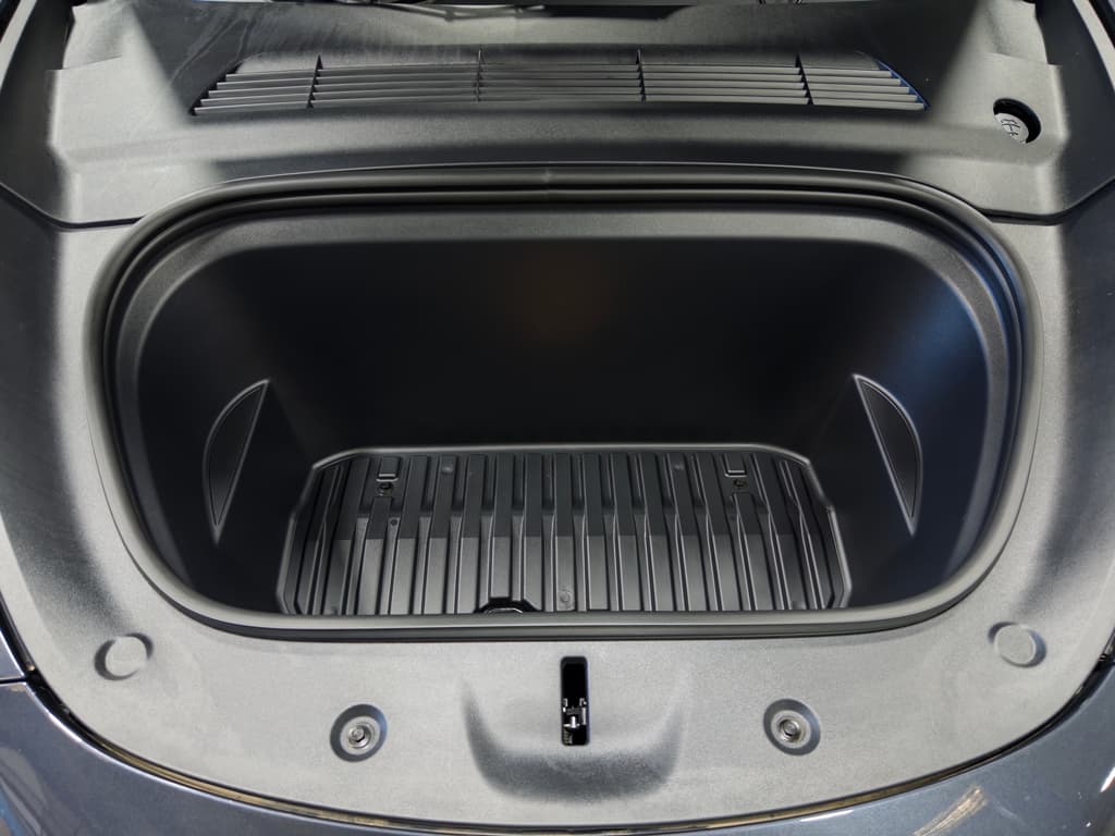 2025 Tesla Model Y view 25