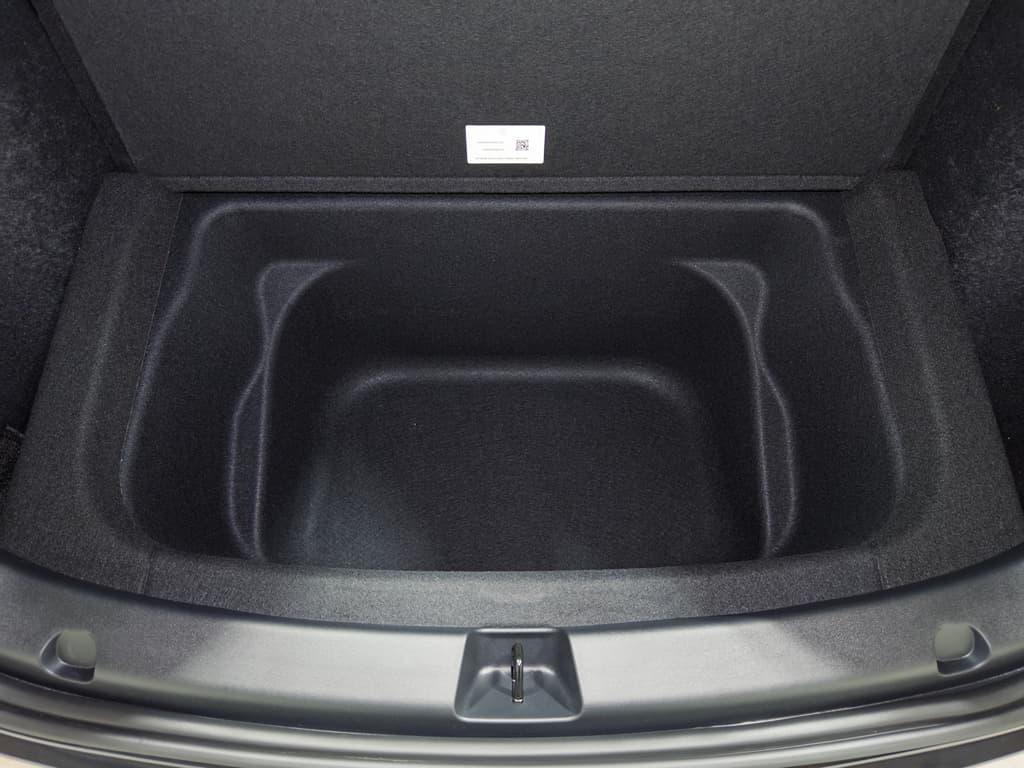 2025 Tesla Model Y view 27