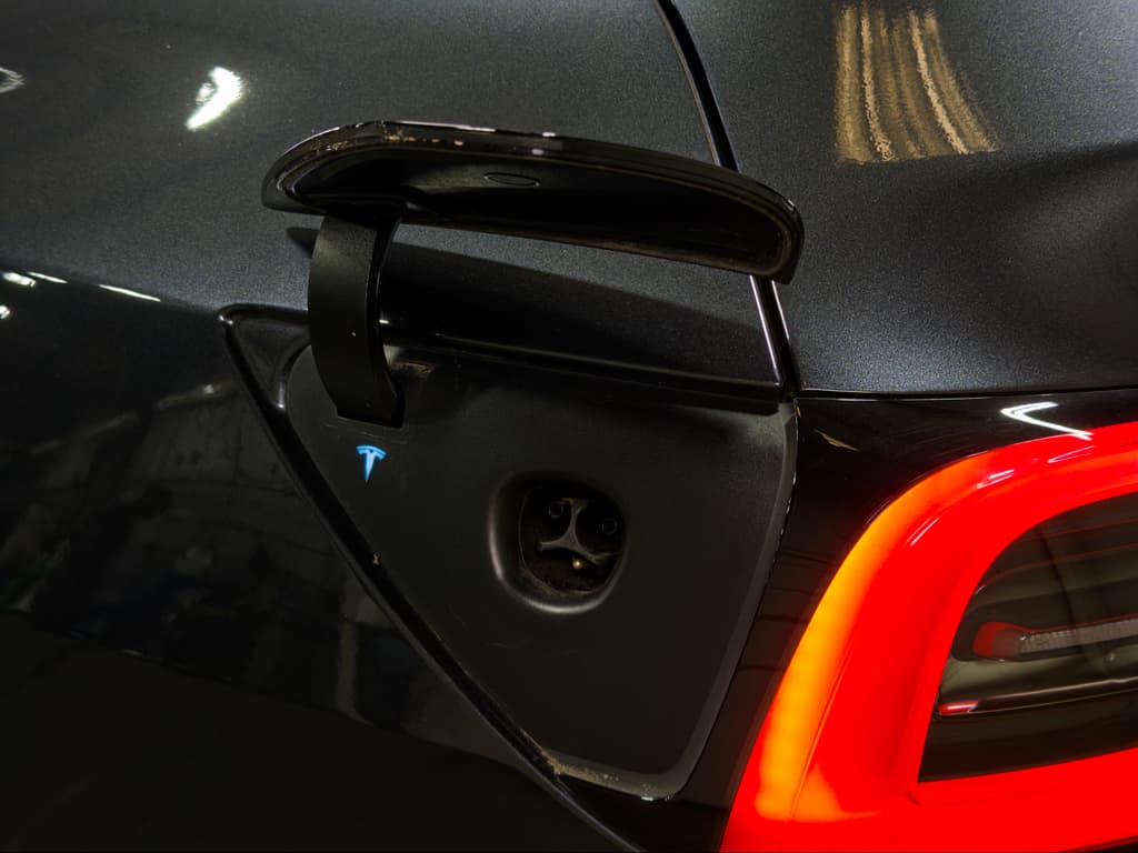 2025 Tesla Model Y view 5