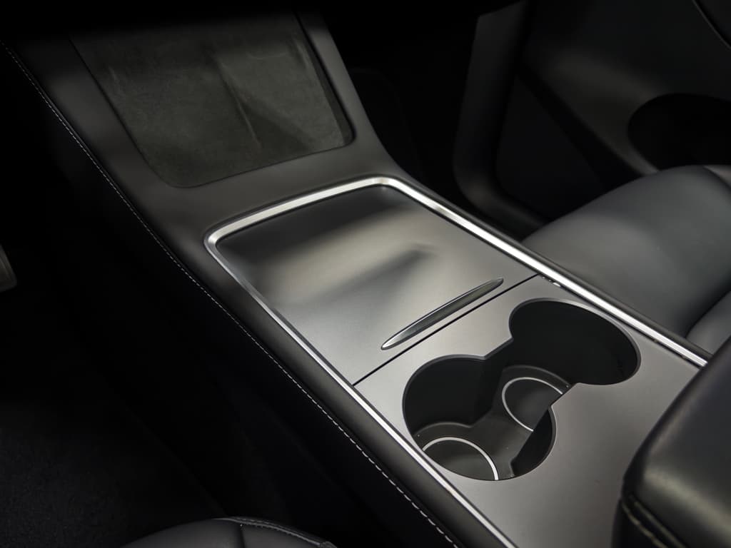 2025 Tesla Model Y view 18