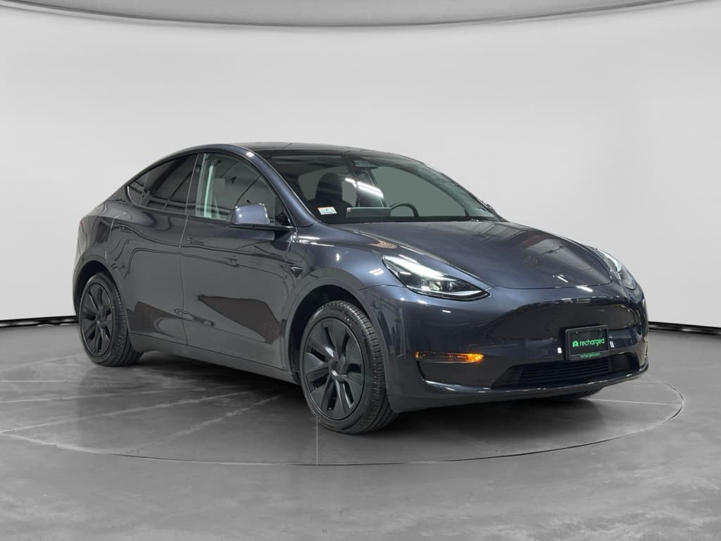 2025 Tesla Model Y view 4