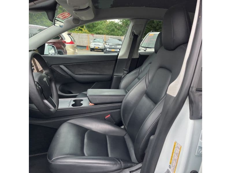2022 Tesla Model Y view 3