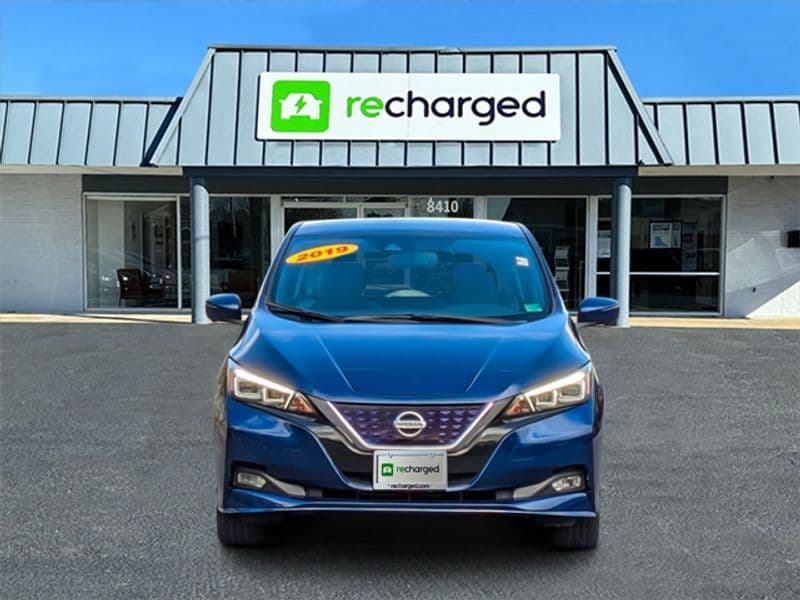 2019 Nissan LEAF view 2