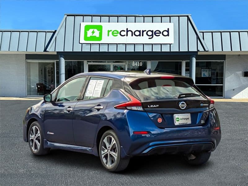 2019 Nissan LEAF view 4