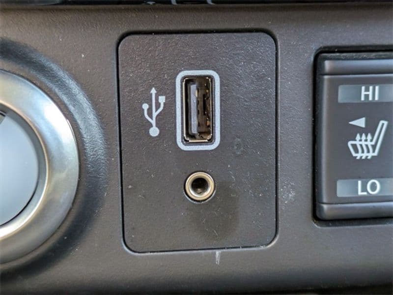2019 Nissan LEAF view 24